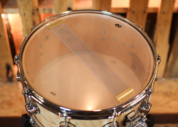 DW 6.5x14 Collector's Maple 333 Natural Hard Satin over White Ash Swirl Snare Drum - SO#1421336