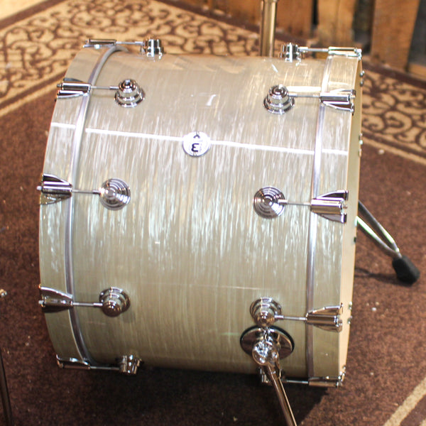 DW Collector's Maple 333 Creme Oyster Drum Set - 22,10,12,16 - SO#1338602
