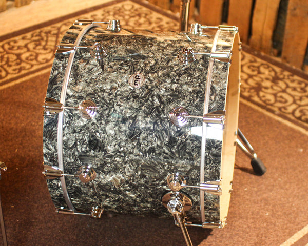 DW Collector's Maple SSC Silver Abalone Drum Set - 22,8,10,12,14,16 - SO#1425650