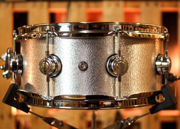 DW 5.5x13 Collector's 3mm Wrinkle Coat Aluminum Snare Drum - DRVA5513SVC