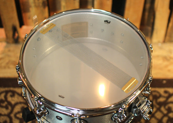 DW 5.5x14 Collector's 3mm Wrinkle Coat Aluminum Snare Drum - DRVA5514SVC