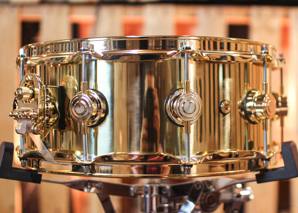 DW 5.5x14 Collector's Bell Brass Snare Drum w/ Gold Hardware - DRVN5514SPG