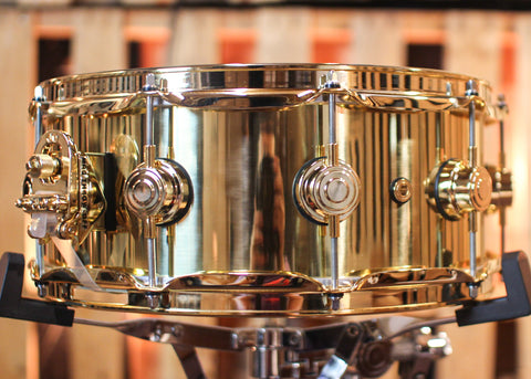 DW 5.5x14 Collector's Bell Brass Snare Drum w/ Gold Hardware - DRVN5514SPG