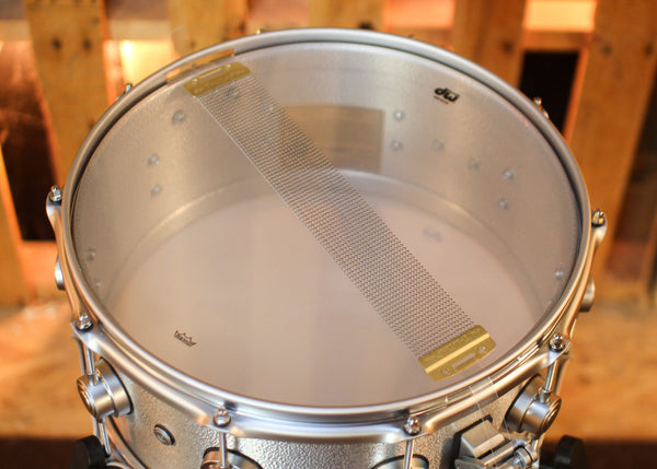DW 6.5x14 Collector's 3mm Wrinkle Coat Aluminum Snare Drum w/ Satin Chrome Hardware
