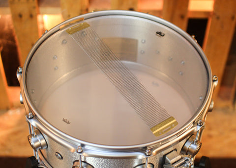 DW 6.5x14 Collector's 3mm Wrinkle Coat Aluminum Snare Drum w/ Satin Chrome Hardware