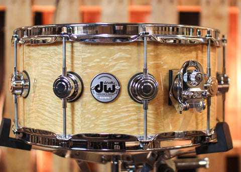 DW 6.5x14 Collector's Maple VLT Angel Pearl Snare Drum - SO#1157730