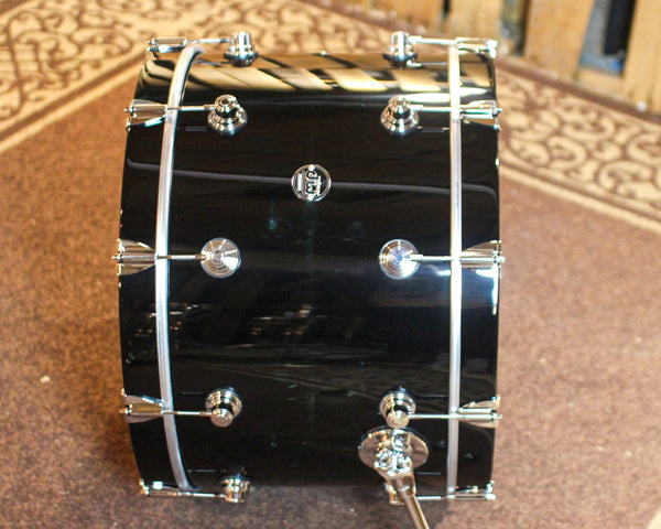 DW Performance Piano Black Lacquer Bass Drum - 14x22