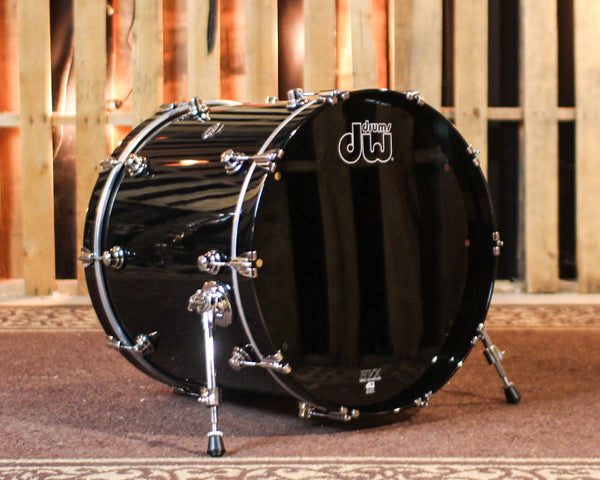 DW Performance Piano Black Lacquer Bass Drum - 18x22