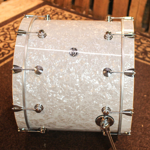 DW Performance White Marine Pearl Bass Drum - 18x22