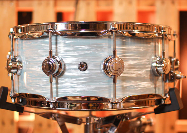 DW 5.5x14 Collector's Jazz Mahogany/Gum Pale Blue Oyster Snare Drum - SO#1308639